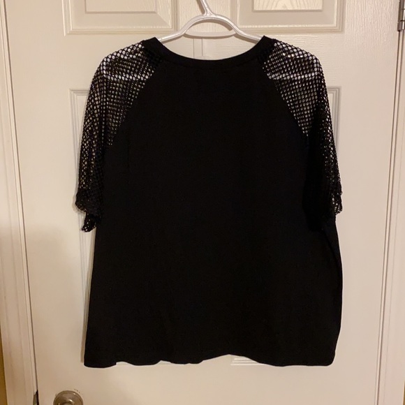 Shein black teeshirt with fishnet sleeves - Picture 2 of 4
